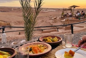 Marrakech: ATV, kamelridning og middagsshow i Agafay-ørkenen.