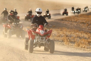 Marrakesh: ATV, kamelridning, middag og show i Agafay-ørkenen