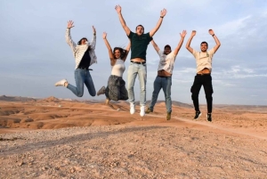 Marrakesh: ATV, kamelridning, middag og show i Agafay-ørkenen