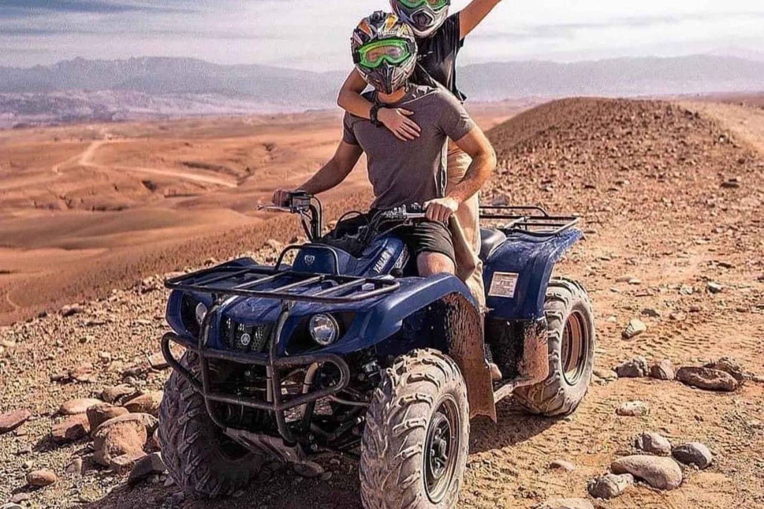 Marraquexe: quadriciclo no deserto de Agafay, passeio de camelo e jantar com espetáculo