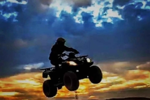 Marraquexe: quadriciclo no deserto de Agafay, passeio de camelo e jantar com espetáculo