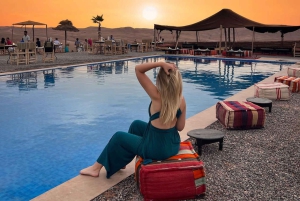 Marraquexe: quadriciclo no deserto de Agafay, passeio de camelo e jantar com espetáculo