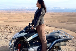 Marraquexe: quadriciclo no deserto de Agafay, passeio de camelo e jantar com espetáculo