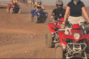 Marraquexe: quadriciclo no deserto de Agafay, passeio de camelo e jantar com espetáculo
