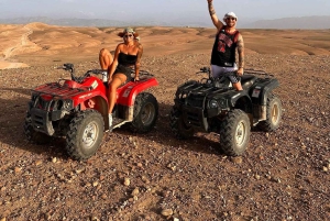 Marraquexe: quadriciclo no deserto de Agafay, passeio de camelo e jantar com espetáculo