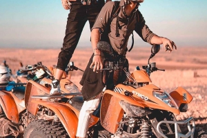 Marraquexe: quadriciclo no deserto de Agafay, passeio de camelo e jantar com espetáculo