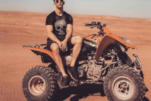 Marraquexe: quadriciclo no deserto de Agafay, passeio de camelo e jantar com espetáculo