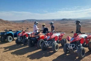 Marrakech: quad- en kameelritten in de Agafay-woestijn, diner en show
