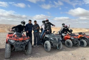 Marrakech: quad- en kameelritten in de Agafay-woestijn, diner en show