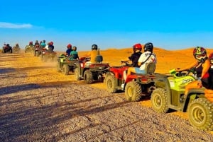 Marrakech: escursione in quad e giro in cammello nel deserto di Agafay con cena e spettacolo