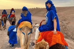 Marrakech: escursione in quad e giro in cammello nel deserto di Agafay con cena e spettacolo