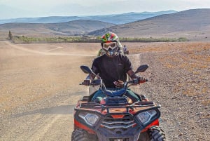 Marrakech: Agafay-ørkenen på quadbike og kameltur med middagsforestilling