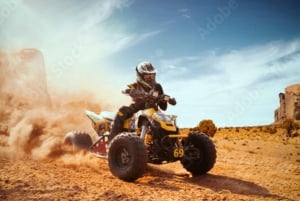 Marrakech: Agafay-ørkenen på quad og kameltur med middagsforestilling