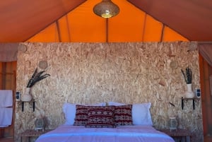 Marrakech: Agafay Desert Retreat, Tent, Dinner, Show & Pool