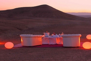 Marrakech: Zonsondergang Agafay Woestijnkamelenrit, Diner & Show