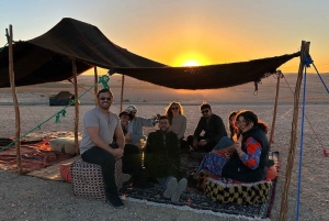 Marrakesz: Zachód słońca, przejażdżka na wielbłądzie, kolacja i pokaz