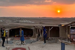 Marrakech: Solnedgang Agafay-ørkenens ridetur på kamel, middag og show