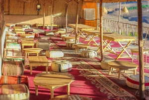 Marrakech: Agafay Desert Sunnet diner met show