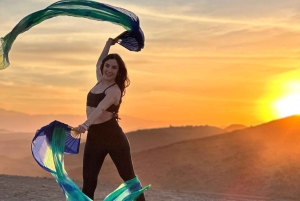 Marrakech: tramonto nel deserto di Agafay, giro in cammello, cena e spettacolo