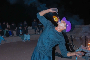 Marrakech: tramonto nel deserto di Agafay, giro in cammello, cena e spettacolo