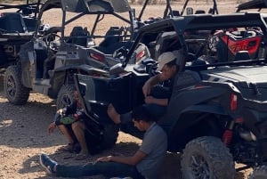 マラケシュ発：ラクダ＆バギー体験付きアガファイ砂漠ツアー（夕食ショー付き）