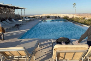 Marrakesz: Agafay Dinner Show z wycieczką quadem lub wielbłądem i basenem