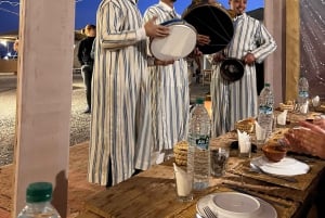 Marrakech : Dîner au coucher du soleil à Agafay avec musique et spectacle de feu