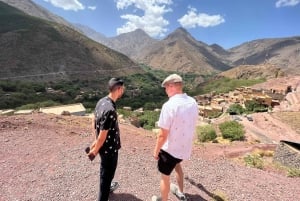 マラケシュ：アニマ ガーデンとアトラス山脈の 1 日ツアー