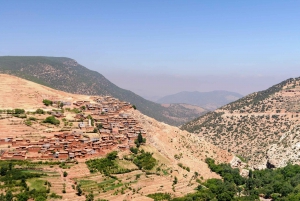 Marrakesch: Atlasgebirge und Agafay-Wüstentour mit Kamelritt