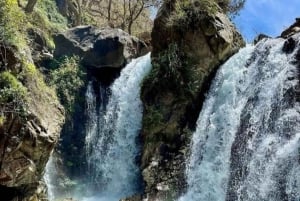 Marrakech: Montagne dell'Atlante, deserto di Agafay, cascata e pranzo