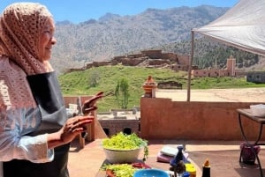 Marrakech: Clase de cocina en el Atlas con una familia bereber