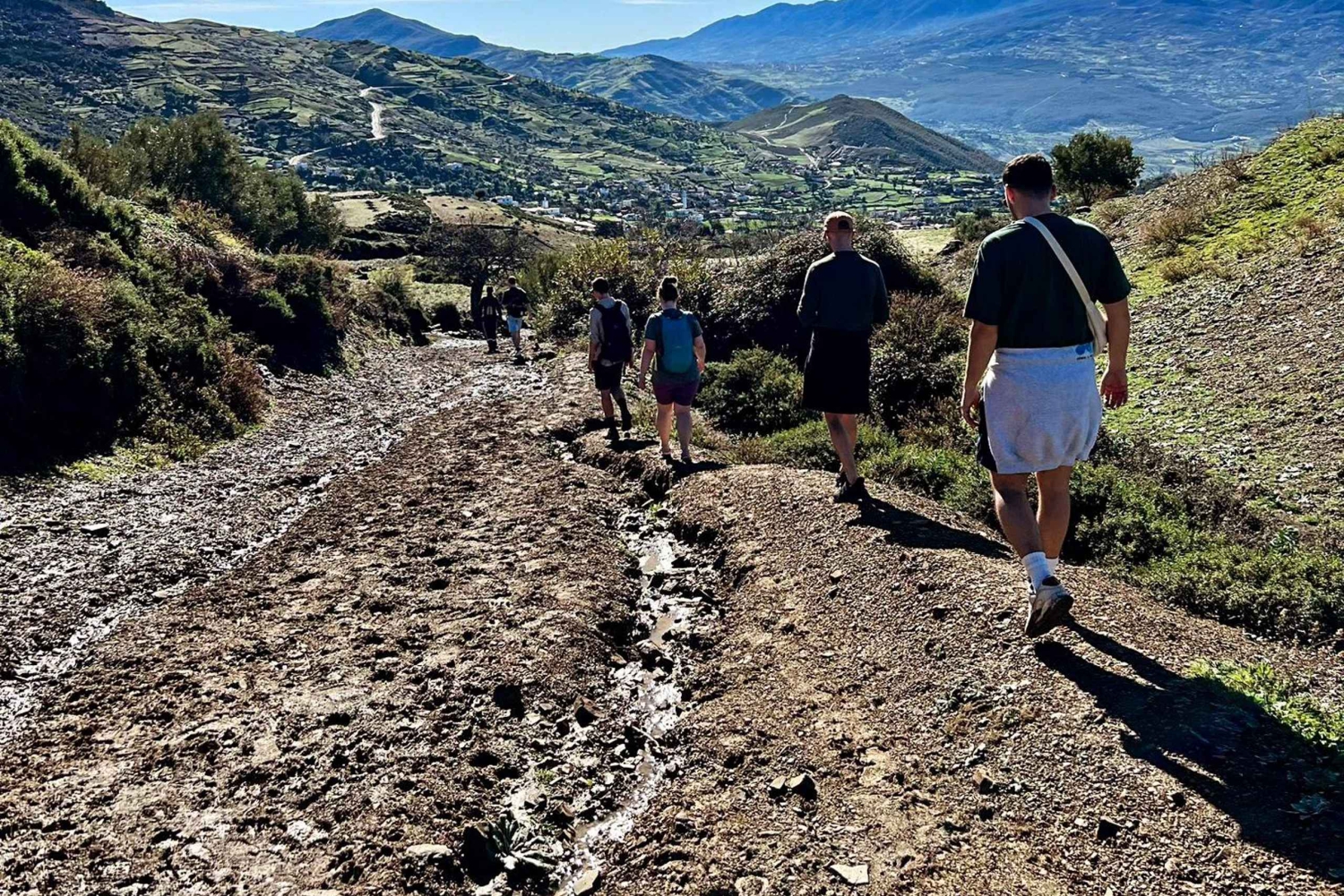 Marrakech : Excursion d'une journée dans les montagnes de l'Atlas et dîner au désert d'Agfay