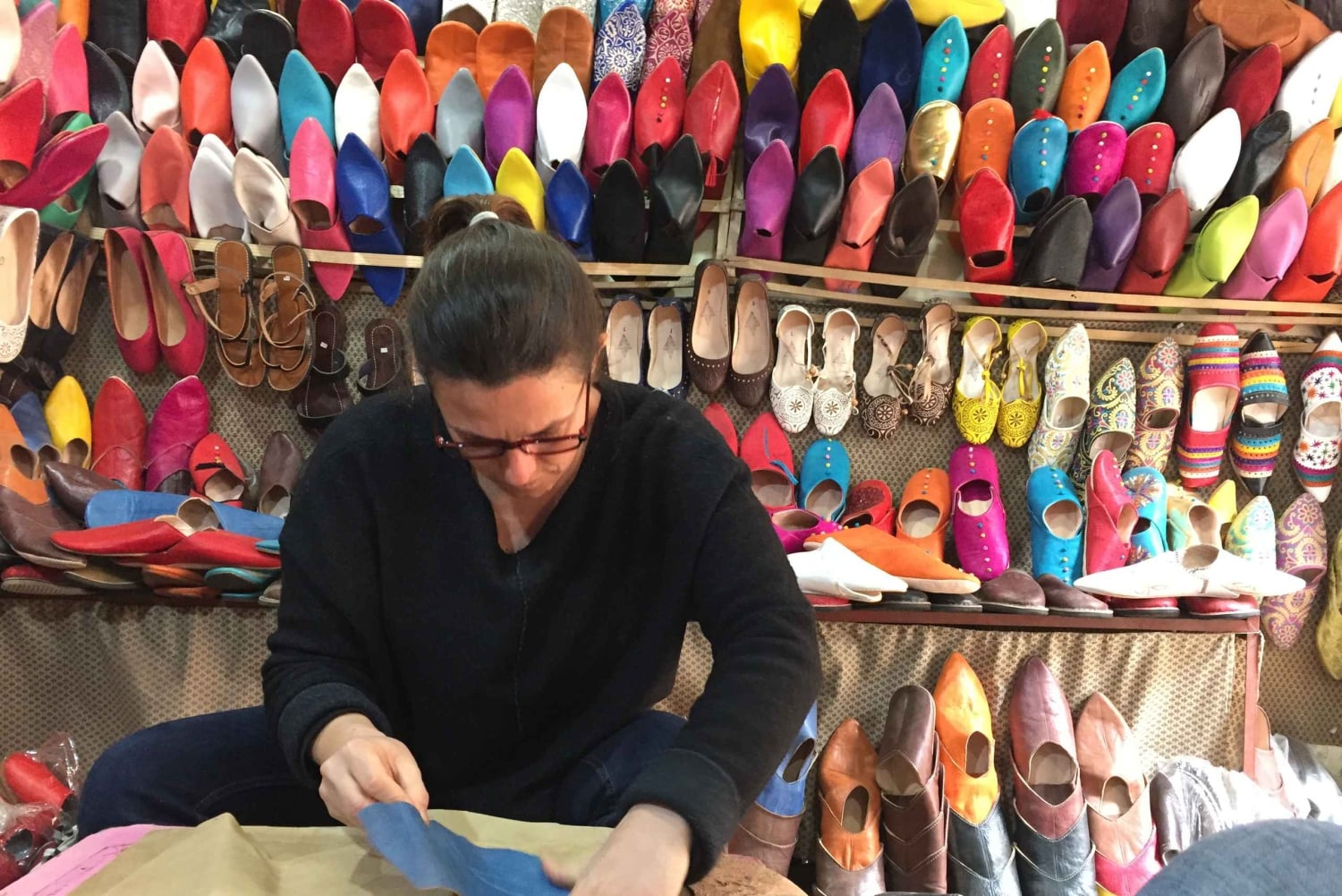 Marraquexe: Oficina de fabrico de babouches na Medina