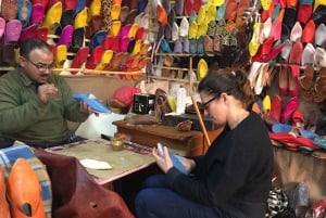 Marraquexe: Oficina de fabrico de babouches na Medina