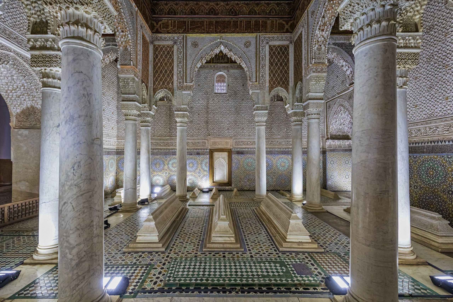 Marrakech: Tour guidato dei Palazzi Bahia e Badi e delle Tombe Saadiane