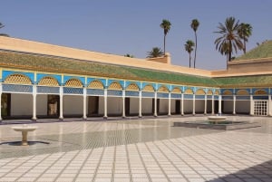 Marrakech: Badi-palatsit ja Saadian haudat Opastettu kierros: Bahia & Badi Palaces & Saadian Tombs Guided Tour