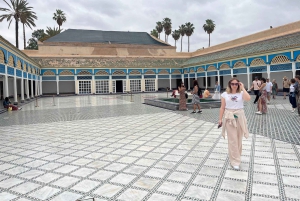 Marrakech : palais Bahia, madrasa Bn Yousef, visite du souk de la médina