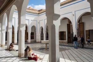 Marrakech: Bahia Palace, Mederssa Ben Youssef & Medina Tour