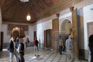 Marrakech: Bahia Palace, Mederssa Ben Youssef & Medina Tour