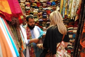 Marrakech: tour guidato del Palazzo Bahia, delle Tombe Saadiane e della Medina