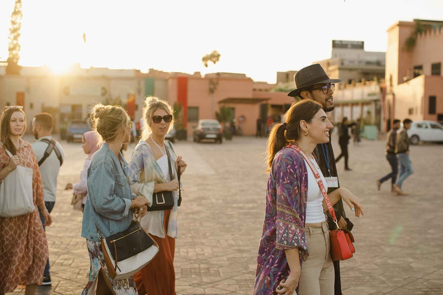 Marrakech: Guidad tur till Bahia-palatset, Saaditumbarna och medinan