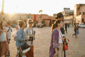 Marrakech: Guidad tur till Bahia-palatset, Saaditumbarna och medinan