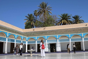 Marrakech: Guidad tur till Bahia-palatset, Saaditumbarna och medinan