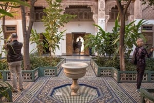Marrakech: Bahia-paleis, Saaditombes, souk en medinatour