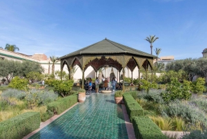 Marrakech: Bahia Palace, Secret Garden, Souk and Medina Tour