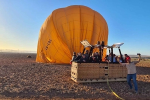 Marrakech: Volo in mongolfiera con colazione berbera e giro in cammello