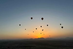 Marrakech: Volo in mongolfiera con colazione berbera e giro in cammello