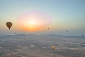 Marrakech: Volo in mongolfiera con colazione berbera e giro in cammello