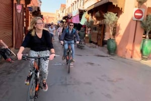 Marrakech : Visite guidée à vélo avec un guide régional