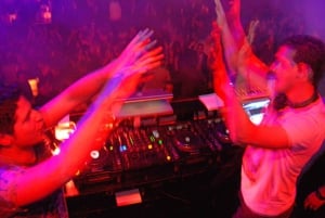 Marrakech by Night with Locals (La nuit à Marrakech avec les habitants)